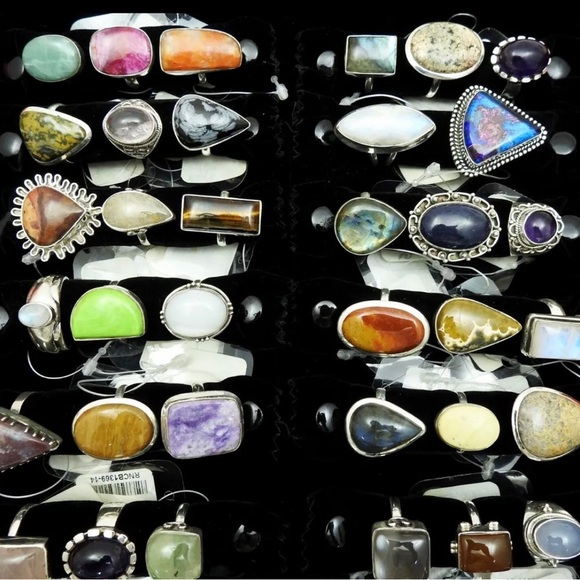 4 LBS Vintage jewelry lot - Picture 10 of 13